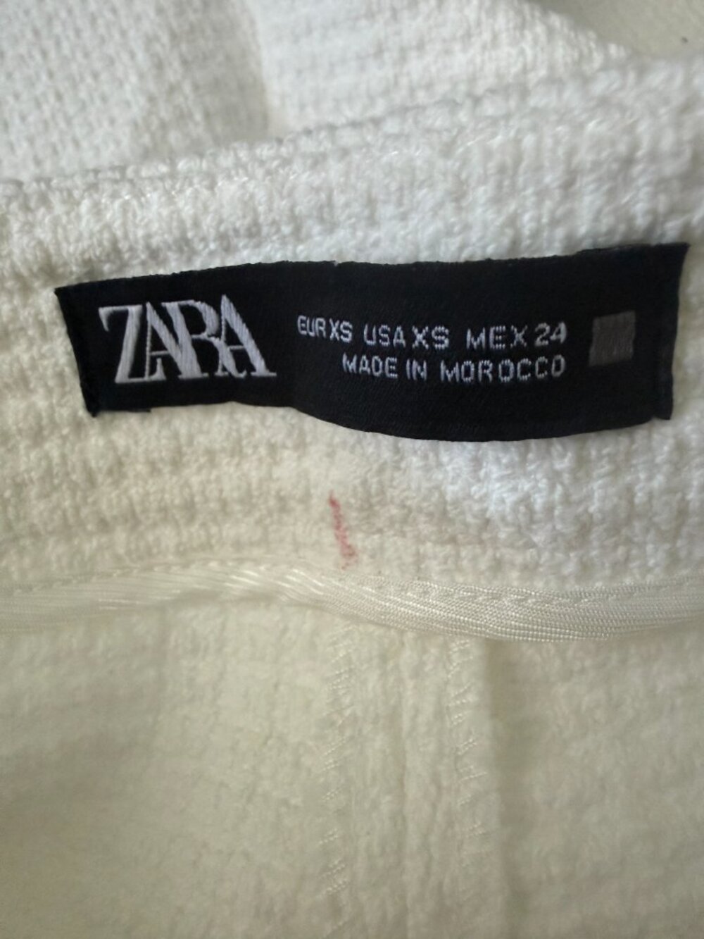 ZARA Textured Tweed Skort – XS- White/Gold Accents- Mini Skort - Picture 6 of 7